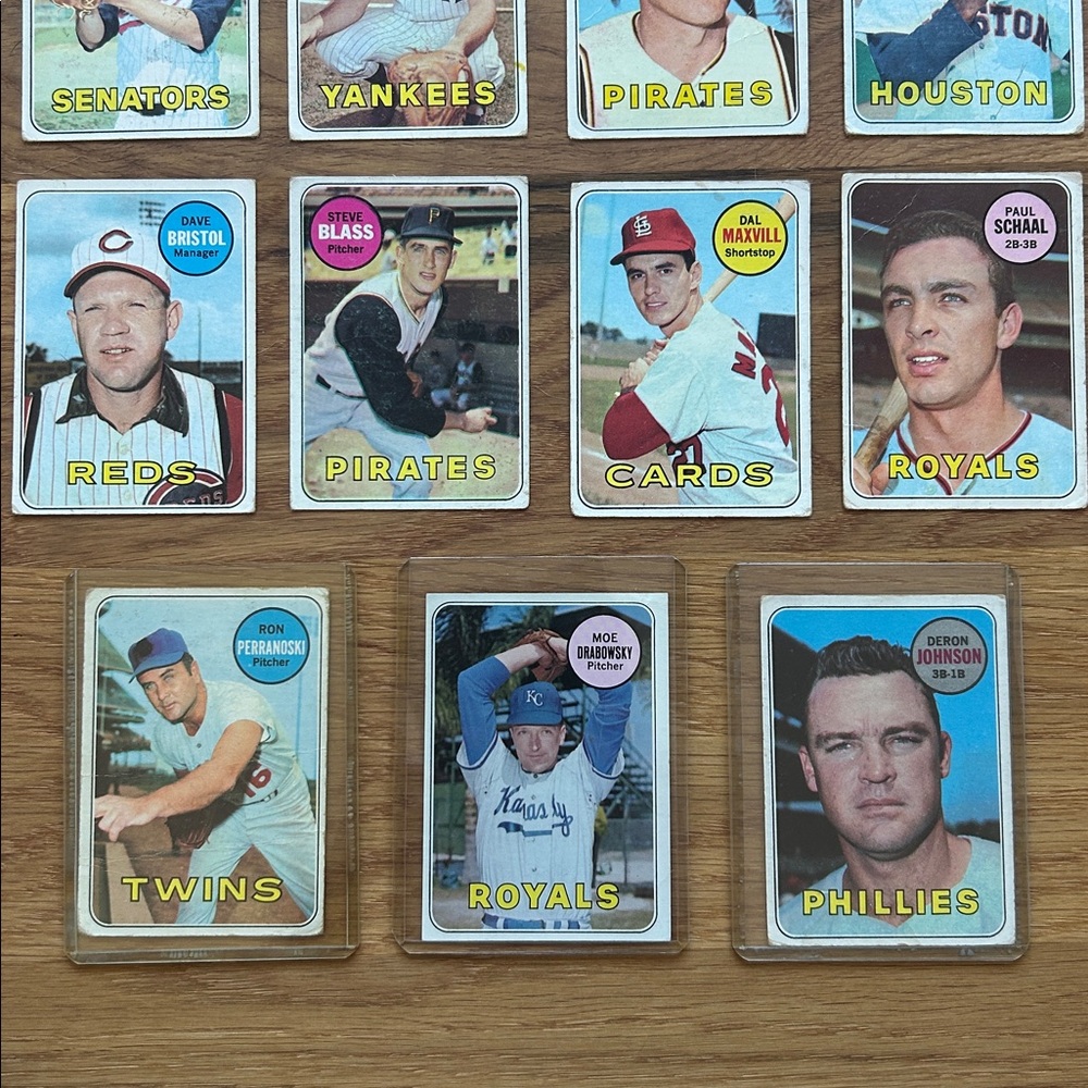Vintage 1969 Topps Baseball Trading Cards Collection - Picture 2 of 8